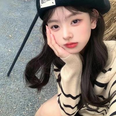 会画少年的天空